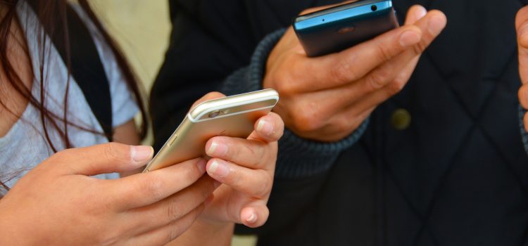 Bloqueio de celulares irregulares no país deverá ocorrer até março de 2019